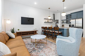 Chic 5 Bed, 2 Bedroom Free Parking - 3 miles to Broadway
